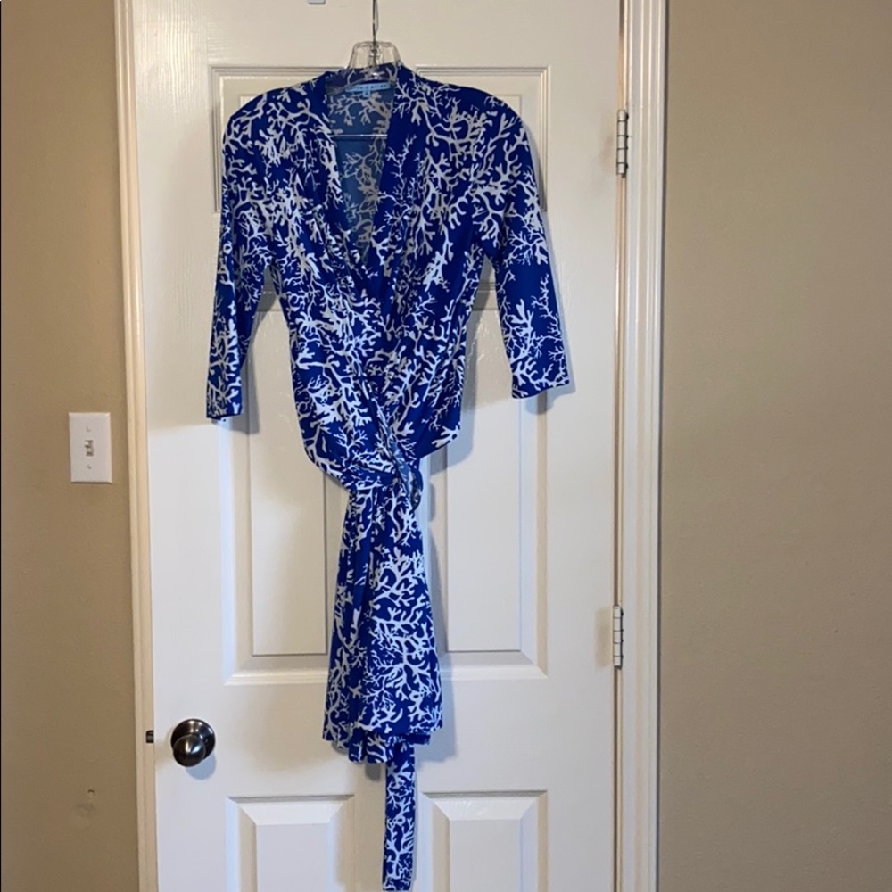 Antonio Melani coral wrap dress, 3/4 sleeves. M